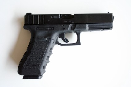 bourne-glock-01-x425