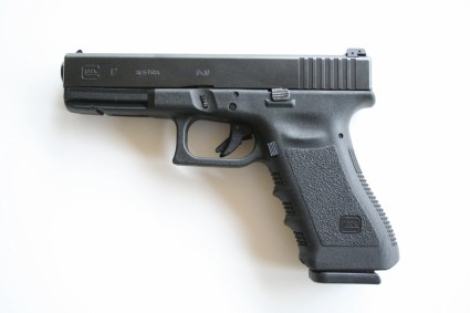 bourne-glock-02-x425