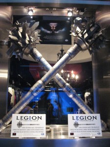 Comic-Con-Premiere-Props-Hardrock-Hotel 03 [x1200]