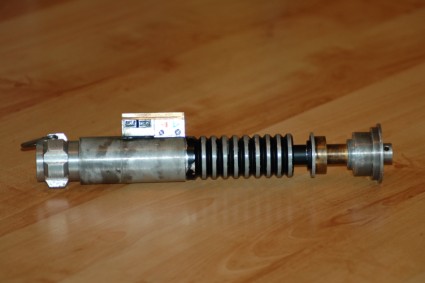 Custom-Made-Return-of-the-Jedi-Lightsaber-for-Elstree-Props-02 [x425]