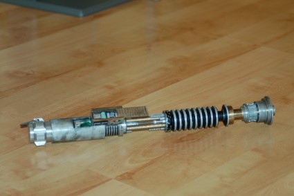 Custom-Made-Return-of-the-Jedi-Lightsaber-for-Elstree-Props-03 [x425]