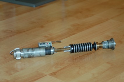 Custom-Made-Return-of-the-Jedi-Lightsaber-for-Elstree-Props-04 [x425]