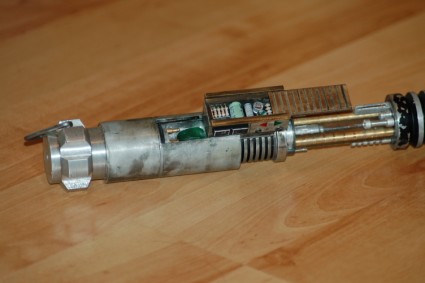 Custom-Made-Return-of-the-Jedi-Lightsaber-for-Elstree-Props-05 [x425]