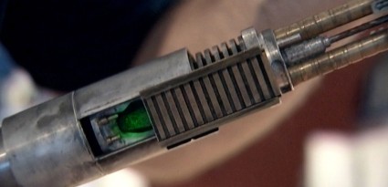 Returning-To-Jedi-Elstree-Props-Lightsaber-VideoCap-03 [x425]