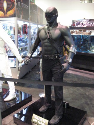 San-Diego-Comic-Con-GI-Joe-Snake-Eyes-Stormshadow-02 [x425]