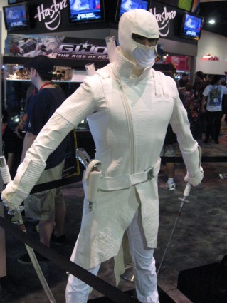 San-Diego-Comic-Con-GI-Joe-Snake-Eyes-Stormshadow-05 [x425]