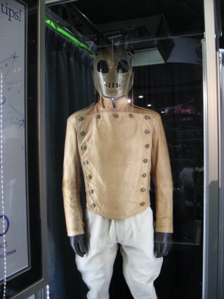 San-Diego-Comic-Con-Original-Disney-Rocketeer-Costume-01 [x425]