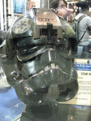 San-Diego-Comic-Con-Prop-Store-Of-London-Original-Prop-03 [x425]