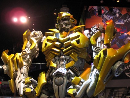 Transformers-Bumblebee-Robot-01 [x425]