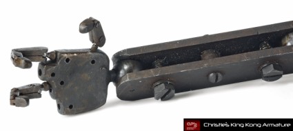 Christies-Auction-King-Kong-Original-Armature-Movie-Prop-RIGHT-HAND [x425]