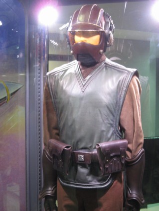 Original-Prop-Blog-Star-Wars-In-Concert-Costumes-Props-03 [x425]