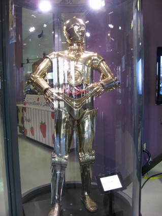 Original-Prop-Blog-Star-Wars-In-Concert-Costumes-Props-09 [x425]