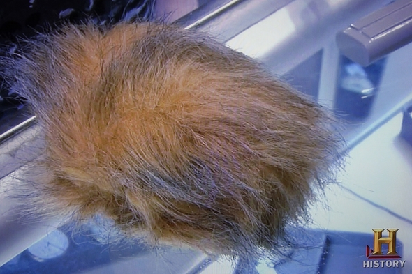 Pawn-Stars-Star-Trek-Memorabilia-Movie-TV-Prop-Collection-Phaser-Communicator-Tribble-Authentication-History-01-RSJ