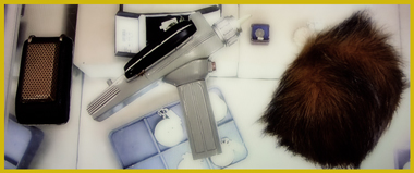 Pawn-Stars-Star-Trek-Memorabilia-Movie-TV-Prop-Collection-Phaser-Communicator-Tribble-Authentication-History-x380