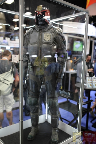 Comic-Con-Internation-2013-San-Diego-Prop-Store-London-Los-Angeles-TV-Movie-Prop-Costume-Photos-High-Resolution-Original-Prop-Blog-News-01-RSJ