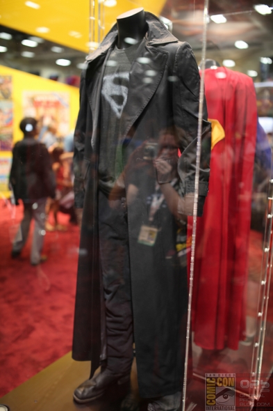 Comic-Con-Internation-2013-San-Diego-TV-Movie-Prop-Costume-Photos-High-Resolution-Original-Prop-Blog-News-01-RSJ