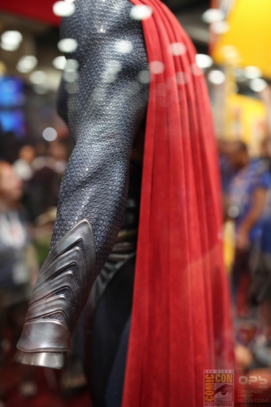 Comic-Con-Internation-2013-San-Diego-TV-Movie-Prop-Costume-Photos-High-Resolution-Original-Prop-Blog-News-01-RSJ