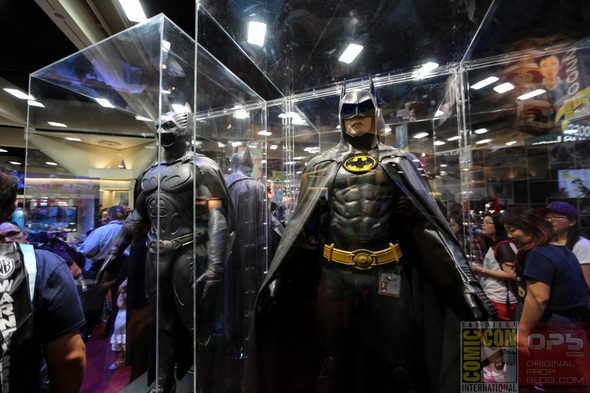 DC-Entertainment-DC-Comics-Batman-Movie-Costumes-Film-Props-Wardrobe-Comic-Con-San-Diego-001-RSJ