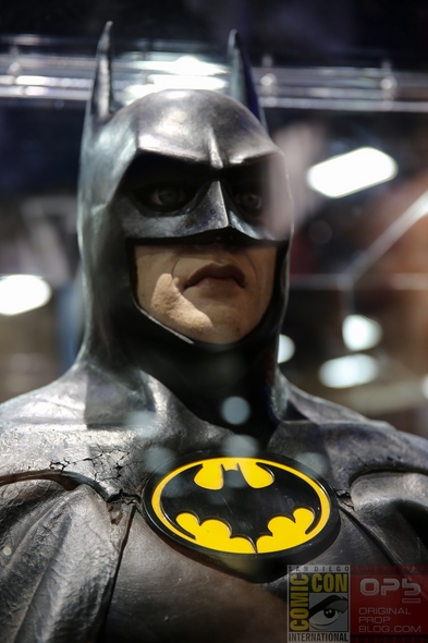 DC-Entertainment-DC-Comics-Batman-Movie-Costumes-Film-Props-Wardrobe-Comic-Con-San-Diego-001-RSJ