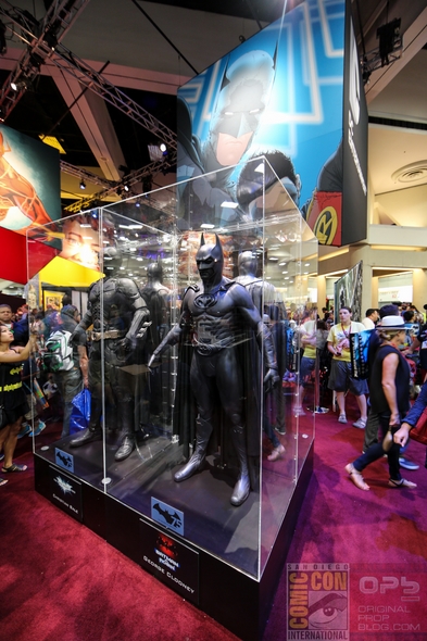 DC-Entertainment-DC-Comics-Batman-Movie-Costumes-Film-Props-Wardrobe-Comic-Con-San-Diego-001-RSJ