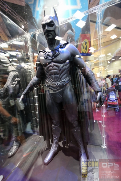 DC-Entertainment-DC-Comics-Batman-Movie-Costumes-Film-Props-Wardrobe-Comic-Con-San-Diego-001-RSJ