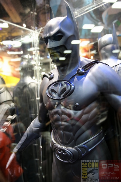 DC-Entertainment-DC-Comics-Batman-Movie-Costumes-Film-Props-Wardrobe-Comic-Con-San-Diego-001-RSJ