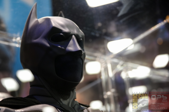 DC-Entertainment-DC-Comics-Batman-Movie-Costumes-Film-Props-Wardrobe-Comic-Con-San-Diego-001-RSJ