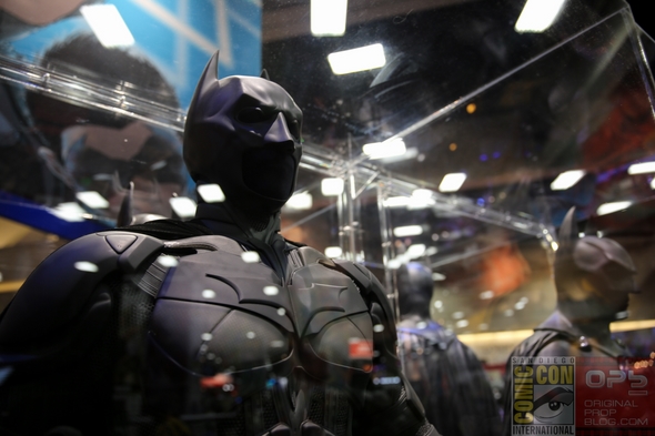 DC-Entertainment-DC-Comics-Batman-Movie-Costumes-Film-Props-Wardrobe-Comic-Con-San-Diego-001-RSJ