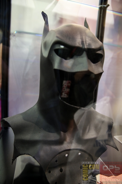 DC-Entertainment-DC-Comics-Batman-Movie-Costumes-Film-Props-Wardrobe-Comic-Con-San-Diego-001-RSJ