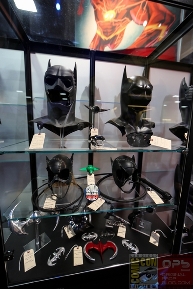 DC-Entertainment-DC-Comics-Batman-Movie-Costumes-Film-Props-Wardrobe-Comic-Con-San-Diego-001-RSJ