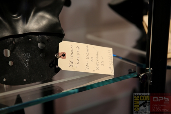 DC-Entertainment-DC-Comics-Batman-Movie-Costumes-Film-Props-Wardrobe-Comic-Con-San-Diego-001-RSJ