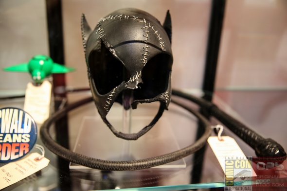 DC-Entertainment-DC-Comics-Batman-Movie-Costumes-Film-Props-Wardrobe-Comic-Con-San-Diego-001-RSJ