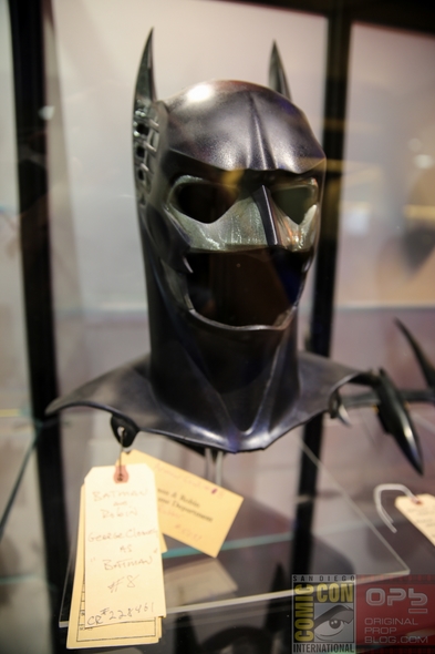 DC-Entertainment-DC-Comics-Batman-Movie-Costumes-Film-Props-Wardrobe-Comic-Con-San-Diego-001-RSJ