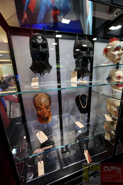 DC-Entertainment-DC-Comics-Batman-Movie-Costumes-Film-Props-Wardrobe-Comic-Con-San-Diego-001-RSJ