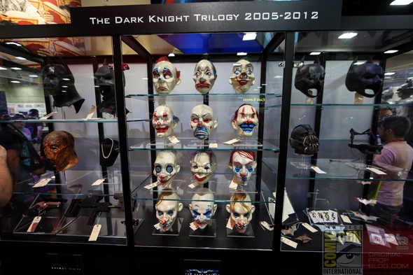 DC-Entertainment-DC-Comics-Batman-Movie-Costumes-Film-Props-Wardrobe-Comic-Con-San-Diego-001-RSJ