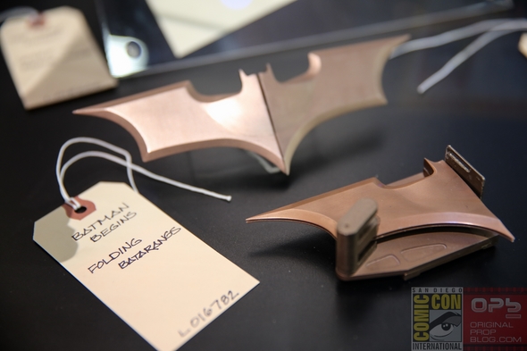 DC-Entertainment-DC-Comics-Batman-Movie-Costumes-Film-Props-Wardrobe-Comic-Con-San-Diego-001-RSJ