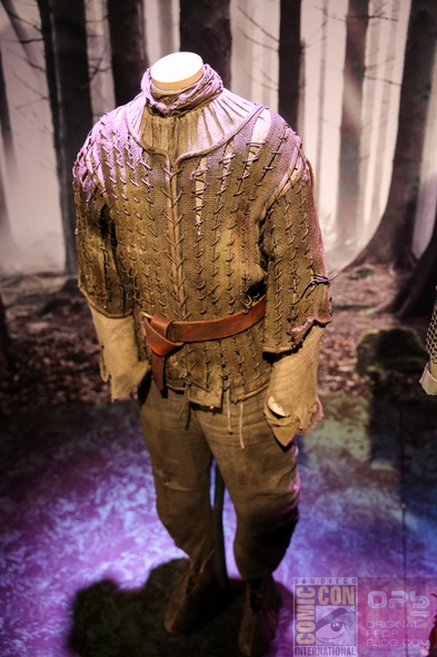 Game-Of-Thrones-Escape-The-Realm-San-Diego-Comic-Con-Exhibit-GOT-Costume-Wardrobe-SDCC-Photos-01-RSJ