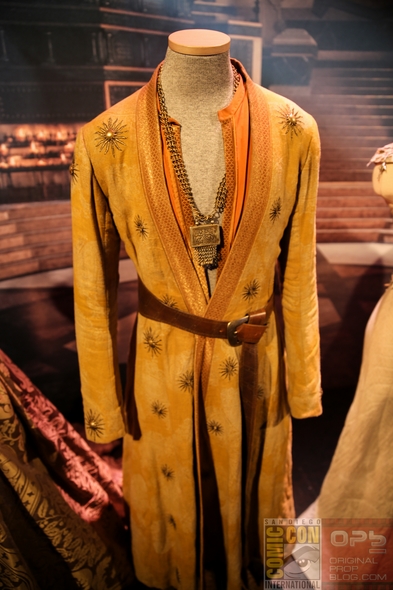 Game-Of-Thrones-Escape-The-Realm-San-Diego-Comic-Con-Exhibit-GOT-Costume-Wardrobe-SDCC-Photos-01-RSJ