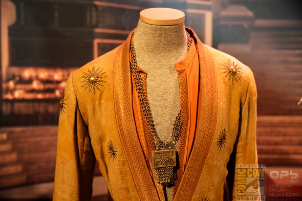 Game-Of-Thrones-Escape-The-Realm-San-Diego-Comic-Con-Exhibit-GOT-Costume-Wardrobe-SDCC-Photos-01-RSJ