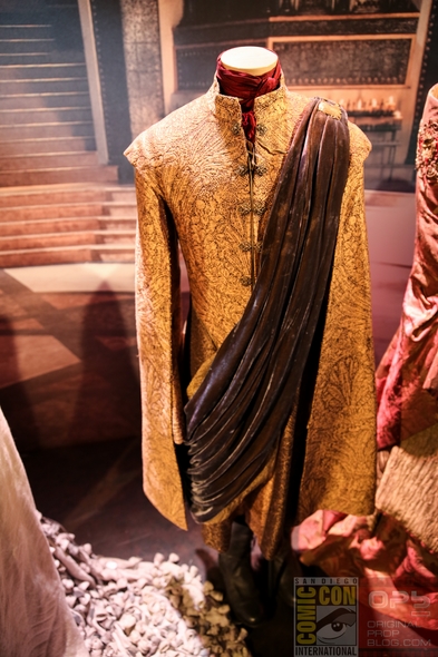 Game-Of-Thrones-Escape-The-Realm-San-Diego-Comic-Con-Exhibit-GOT-Costume-Wardrobe-SDCC-Photos-01-RSJ