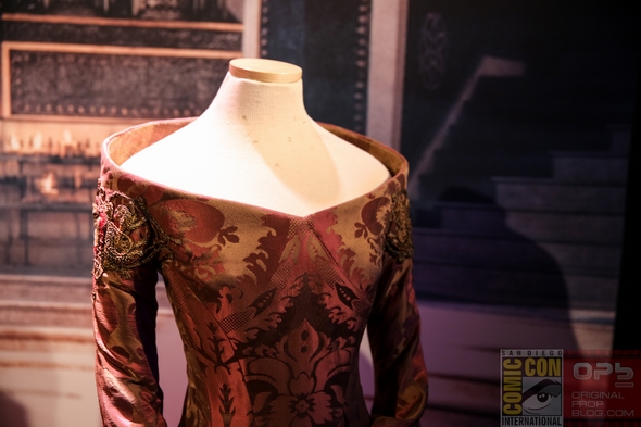 Game-Of-Thrones-Escape-The-Realm-San-Diego-Comic-Con-Exhibit-GOT-Costume-Wardrobe-SDCC-Photos-01-RSJ