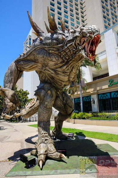 SDCC-San-Diego-Comic-Con-2014-Photos-Photography-Exhibit-Hall-Gaslamp-Convention-Center-Costumes-001-RSJ