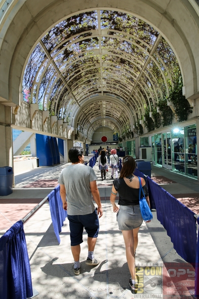 SDCC-San-Diego-Comic-Con-2014-Photos-Photography-Exhibit-Hall-Gaslamp-Convention-Center-Costumes-001-RSJ