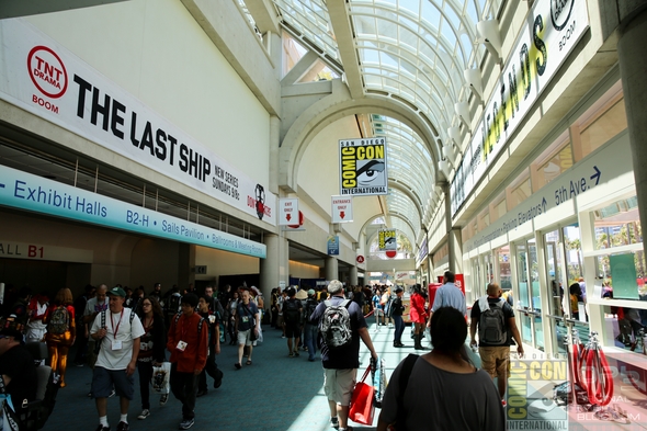 SDCC-San-Diego-Comic-Con-2014-Photos-Photography-Exhibit-Hall-Gaslamp-Convention-Center-Costumes-001-RSJ