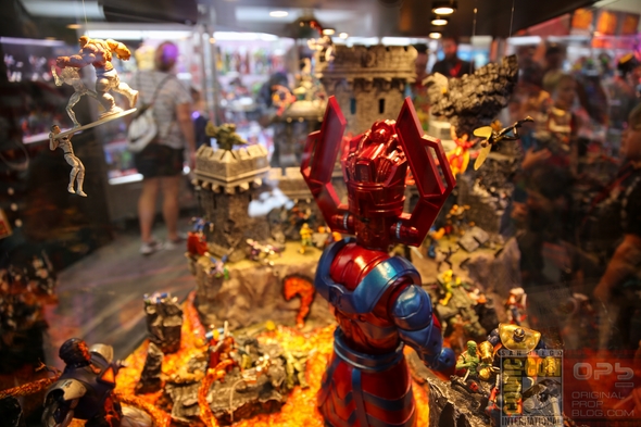 SDCC-San-Diego-Comic-Con-2014-Photos-Photography-Exhibit-Hall-Gaslamp-Convention-Center-Costumes-001-RSJ