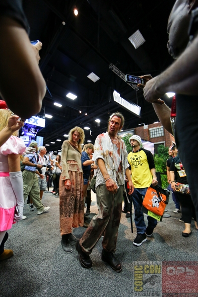 SDCC-San-Diego-Comic-Con-2014-Photos-Photography-Exhibit-Hall-Gaslamp-Convention-Center-Costumes-001-RSJ