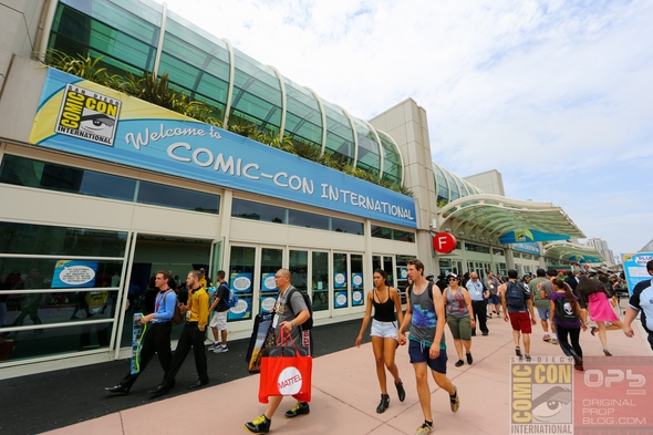 SDCC-San-Diego-Comic-Con-2014-Photos-Photography-Exhibit-Hall-Gaslamp-Convention-Center-Costumes-001-RSJ