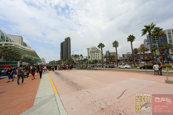 SDCC-San-Diego-Comic-Con-2014-Photos-Photography-Exhibit-Hall-Gaslamp-Convention-Center-Costumes-001-RSJ