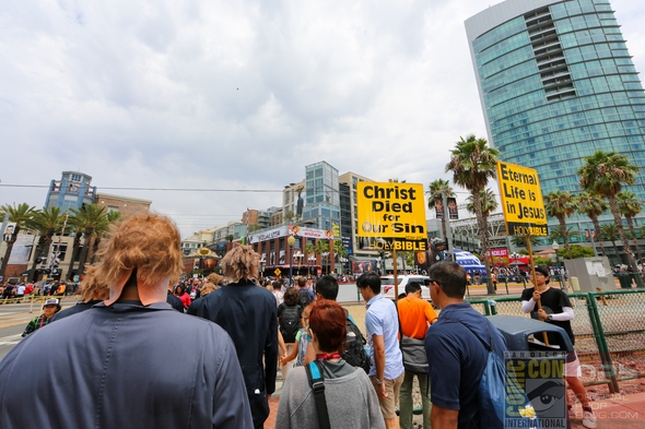 SDCC-San-Diego-Comic-Con-2014-Photos-Photography-Exhibit-Hall-Gaslamp-Convention-Center-Costumes-001-RSJ