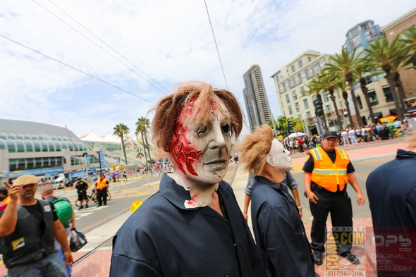 SDCC-San-Diego-Comic-Con-2014-Photos-Photography-Exhibit-Hall-Gaslamp-Convention-Center-Costumes-001-RSJ